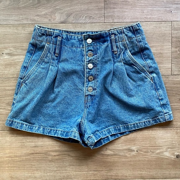 Abercrombie & Fitch Pants - Abercrombie and Fitch Natural Rise Shorts